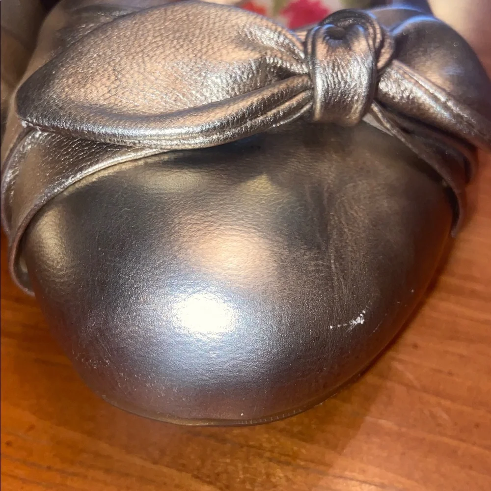 Born Molly Gold Bow Round Toe Leather Ballet Flats Metallic Slip On size 8.5